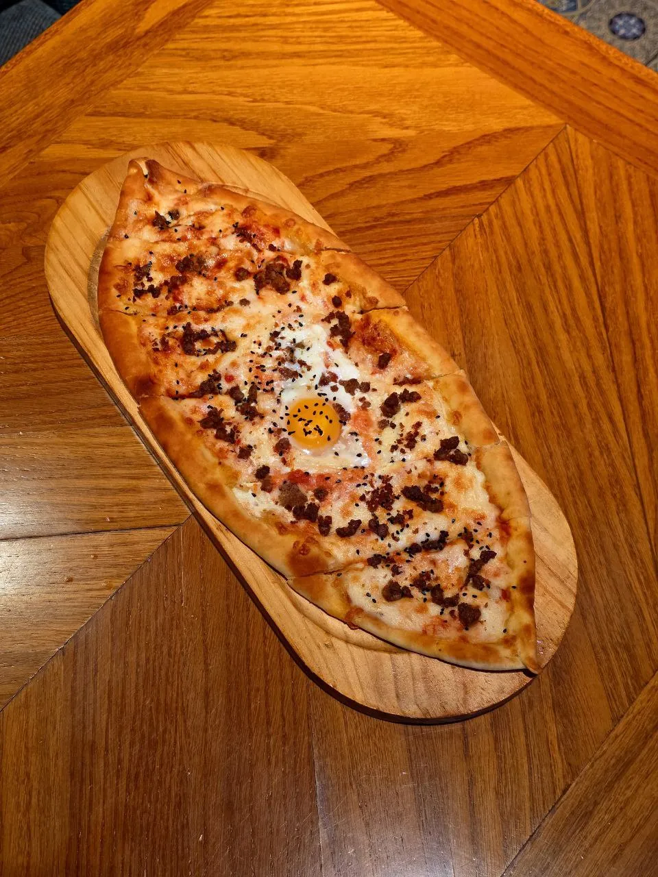 Yumurtali Pendirli və Qiyməli Pide